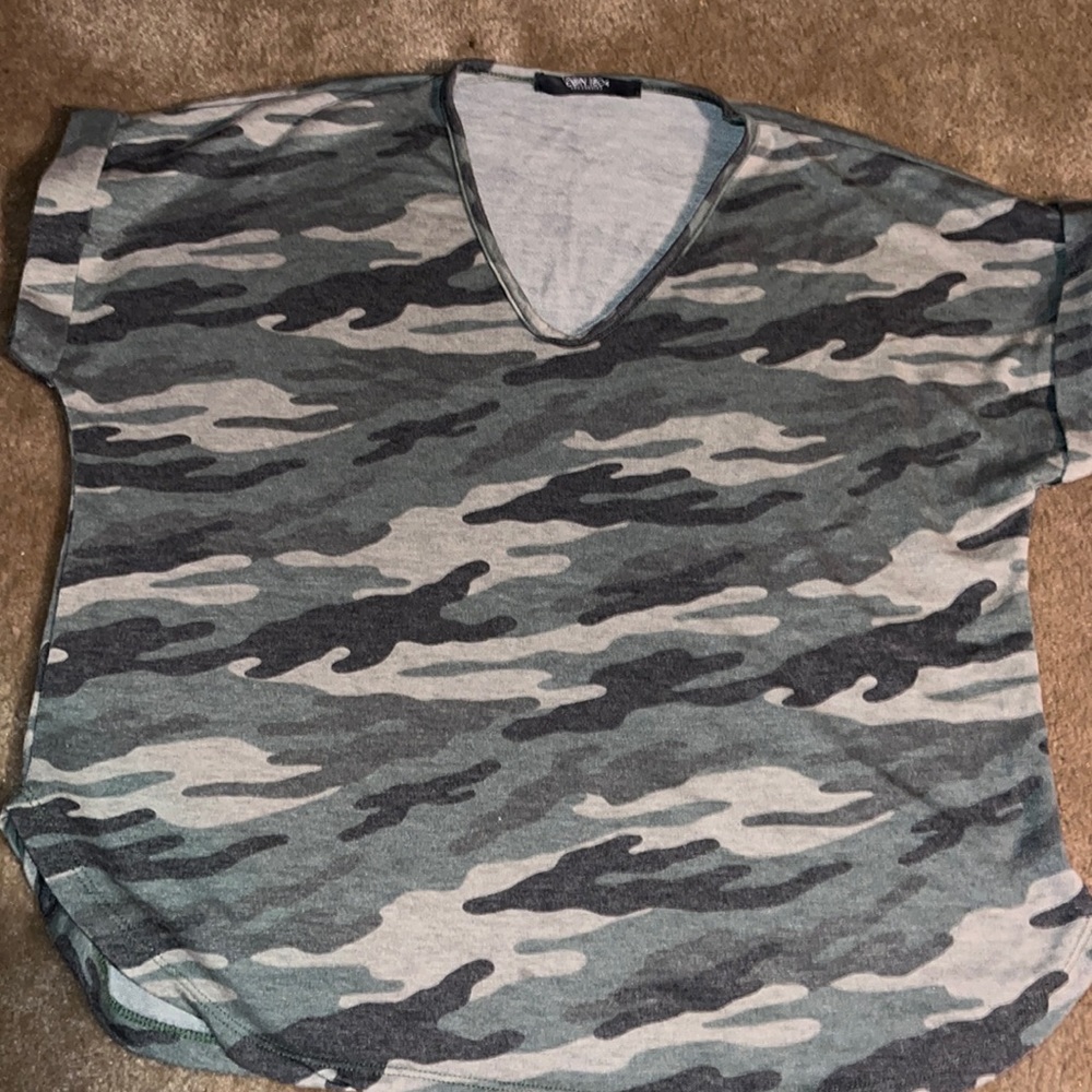 Camo cropped tee